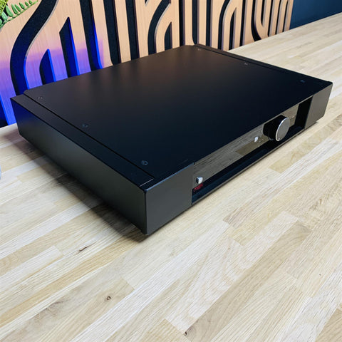 Rega ELEX-R Integrated Amplifier with Remote Rega ELEX-R Integrated Amplifier with Remote