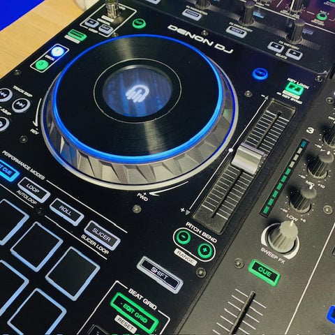 Denon DJ Prime 4 Standalone DJ Controller Denon DJ Prime 4 Standalone DJ Controller
