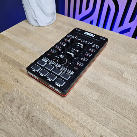 Akai Professional AFX DJ Controller (Serato) Akai Professional AFX DJ Controller (Serato)