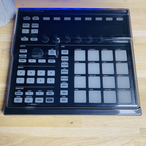 Native Instruments Maschine Controller MK2 With UDG Case & Decksaver Native Instruments Maschine Controller MK2 With UDG Case & Decksaver