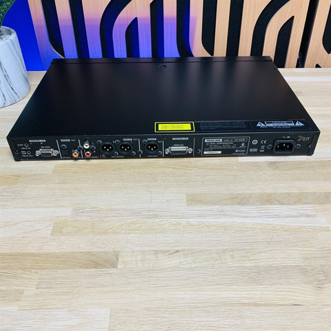 Tascam CD-500B Balanced Single-rackspace CD Player Tascam CD-500B Balanced Single-rackspace CD Player