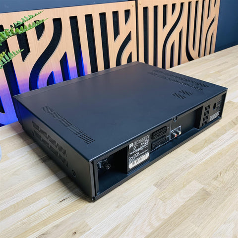 Toshiba V-813B Nicam Stereo VCR + VHS with Remote Toshiba V-813B Nicam Stereo VCR + VHS with Remote