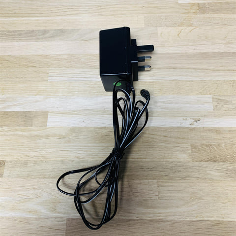 Pro-Ject Debut III turntable with Ortofon OM5E Cartridge and Stylus Pro-Ject Debut III turntable with Ortofon OM5E Cartridge and Stylus