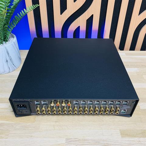 Linn Intersekt Multi-Room Controller Linn Intersekt Multi-Room Controller