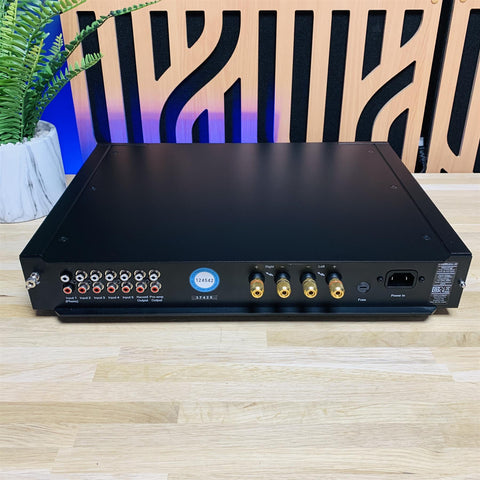 Rega ELEX-R Integrated Amplifier with Remote Rega ELEX-R Integrated Amplifier with Remote