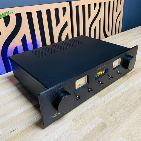 Magnum Dynalab MD102 Analogue FM Tuner Magnum Dynalab MD102 Analogue FM Tuner