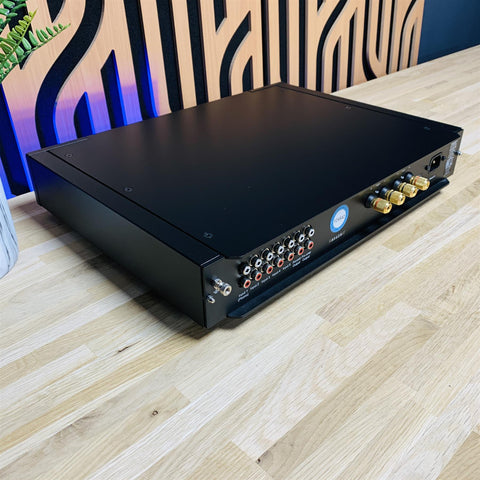 Rega ELEX-R Integrated Amplifier with Remote Rega ELEX-R Integrated Amplifier with Remote