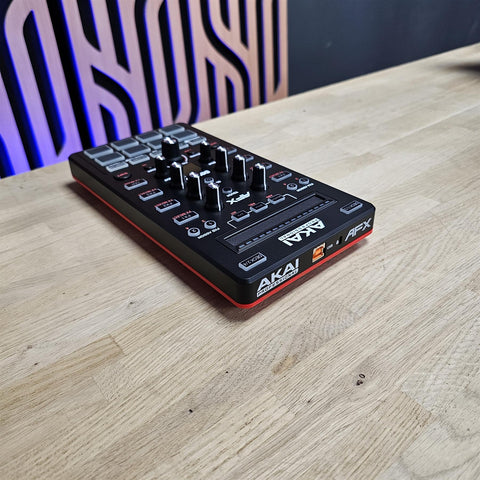 Akai Professional AFX DJ Controller (Serato) Akai Professional AFX DJ Controller (Serato)