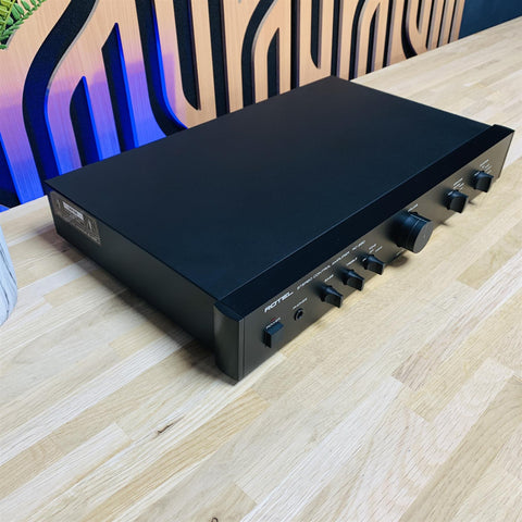 Rotel RC-850 Pre-Amplifier Rotel RC-850 Pre-Amplifier