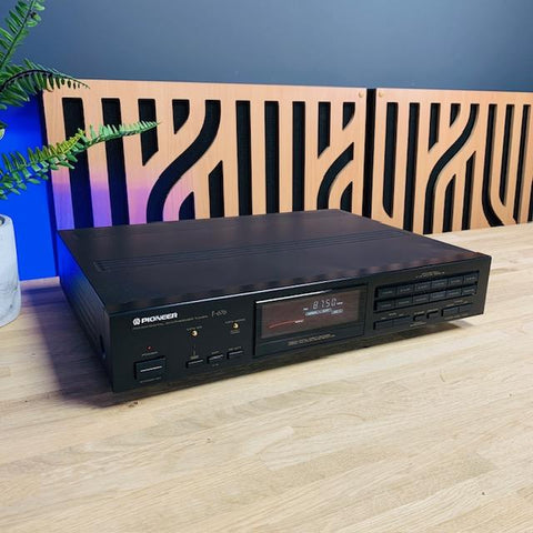 Pioneer F-676 tuner