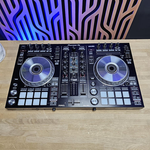Pioneer DJ DDJ-SR2 2-Channel Controller & Soft Carry Case