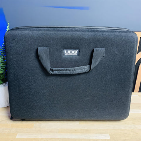 Native Instruments Maschine Controller MK2 With UDG Case & Decksaver