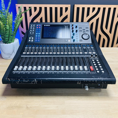 Yamaha LS9-16 Digital Mixing Desk With Heavy Duty Flight Case