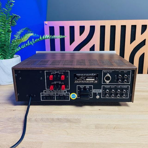 Marantz Model 1060 amplifier