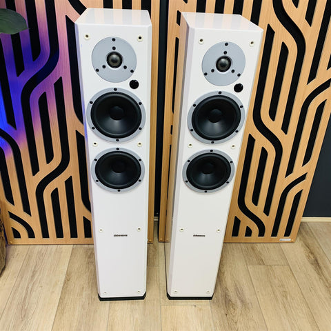 Dynaudio XEO 5 Active Wireless Speakers With XEO Hub (Pair) White