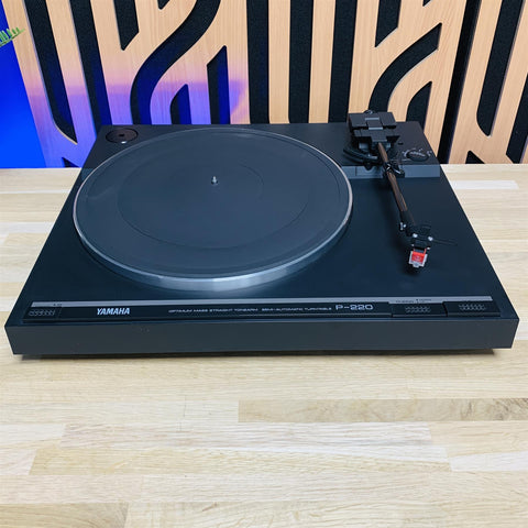 Yamaha P-220 Semi-Automatic Belt-Driven Turntable