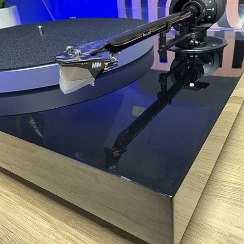 Pro-ject X1 B Turntable