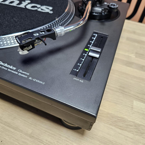 Technics SL1210 MK2 Turntable including Stanton 500 MKII Cartridge