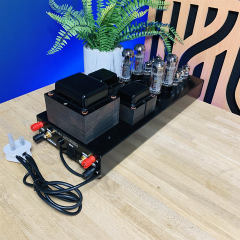Trilogy 948 Stereo Valve Amplifier