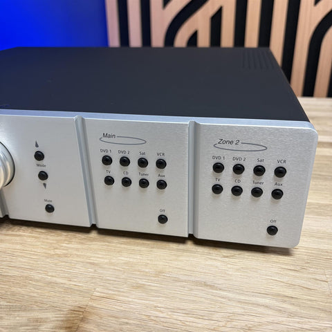 Lexicon MC-8 THX Ultra2-certified 7.1-Channel Surround Sound Processor