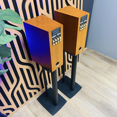 Linn Katan Audiophile Bookshelf Speakers & Stands