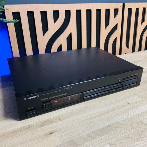 Pioneer F447L Stereo Tuner