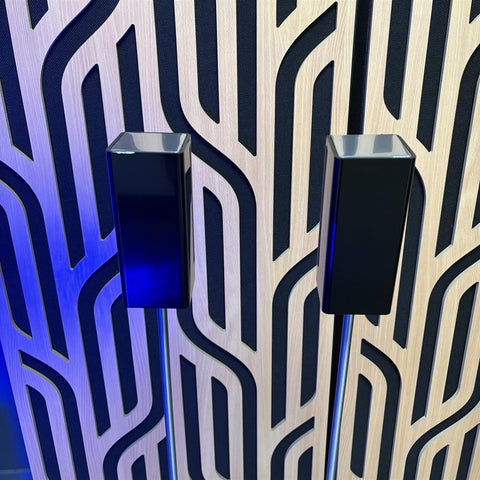 LOEWE S1 Stereo Speakers With Stands