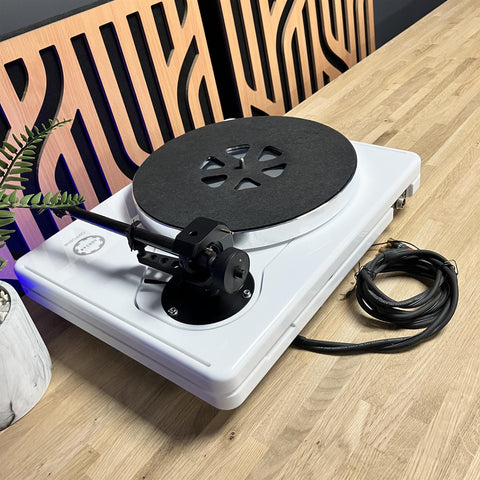 Roksan Oxygene 30 Turntable With Goldring Cartridge