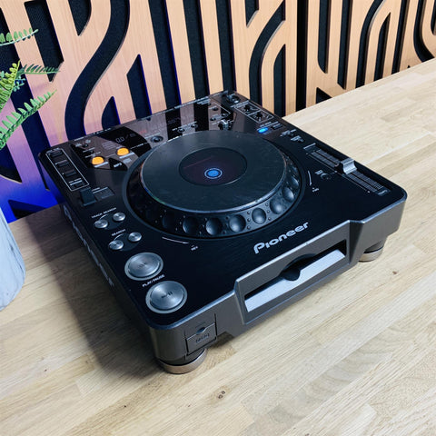 Pioneer CDJ 1000 MK3 Professional Grade Digital CD Deck