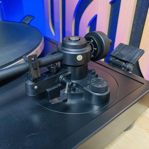 Ariston Q Deck Stereo Turntable fitted with an Ortofon cartridge