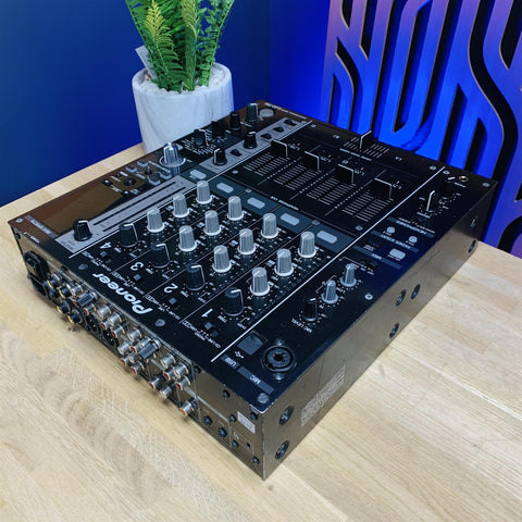 Pioneer DJ DJM-750 4-Channel Mixer