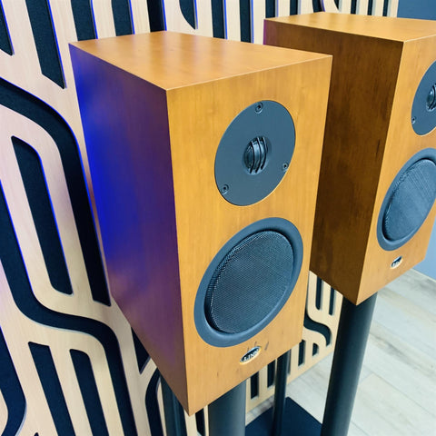 Linn Katan Audiophile Bookshelf Speakers & Stands