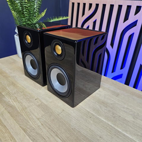 Monitor Audio Radius 90 Speakers (Pair) with Wall Brackets