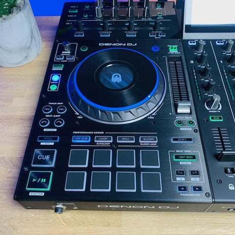 Denon DJ Prime 4 DJ Controller With Swan Flight Case