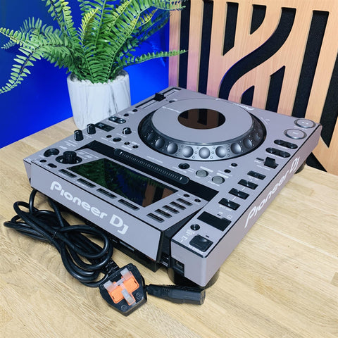 Pioneer CDJ-2000NXS Professional DJ Media Pro Multi Player