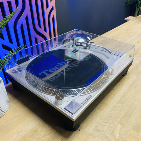 Technics SL-1200 MK7 Direct Drive DJ Turntable