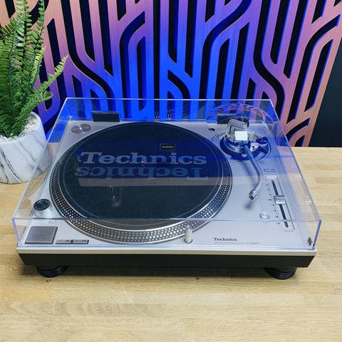 Technics SL-1200 MK7 Direct Drive DJ Turntable