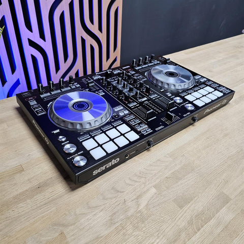 Pioneer DJ DDJ-SR2 2-Channel Controller & Soft Carry Case