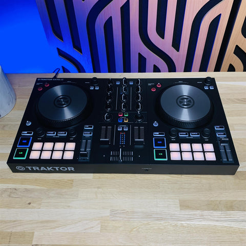 Native Instruments Traktor Kontrol S2 MK3 DJ Controller (Black)