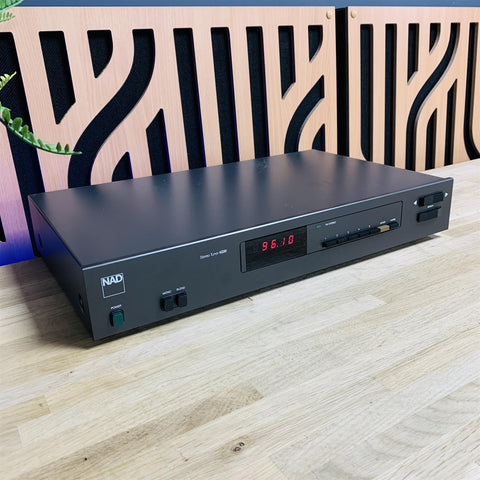 NAD Electronics 4220 Tuner