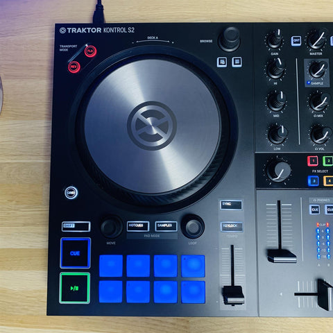 Native Instruments Traktor Kontrol S2 MK3 DJ Controller (Black)