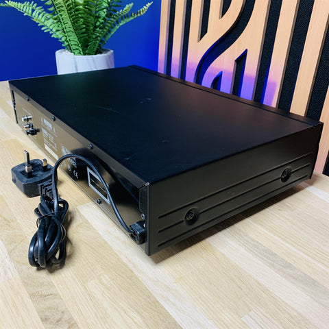 Yamaha CDX-490 CD Player