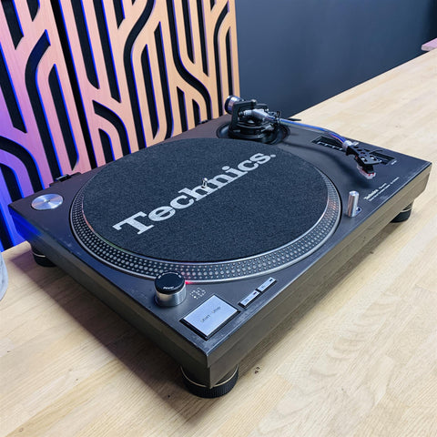 Technics SL1210 MK2 Direct Drive DJ Turntable