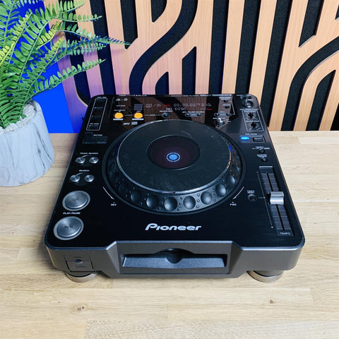 Pioneer CDJ 1000 MK3 Professional Grade Digital CD Deck
