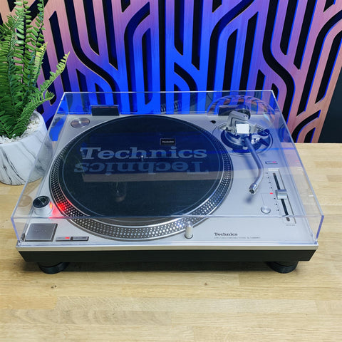 Technics SL-1200 MK7 Direct Drive DJ Turntable