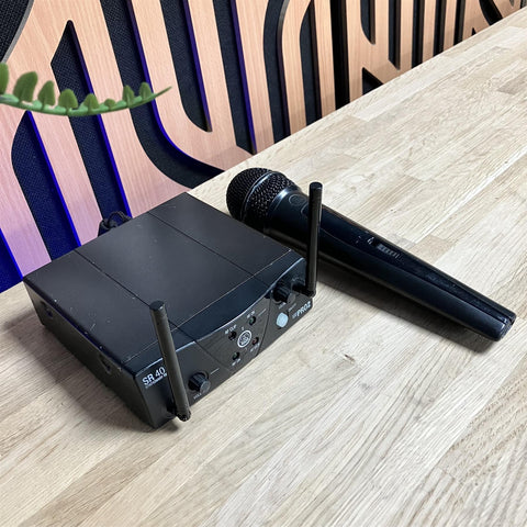 AKG SR 40 Mini 2 Wireless Mic System With HT 40 Microphone 864.850 Mhz