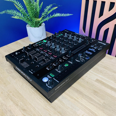 Denon DJ X1800 Mixer
