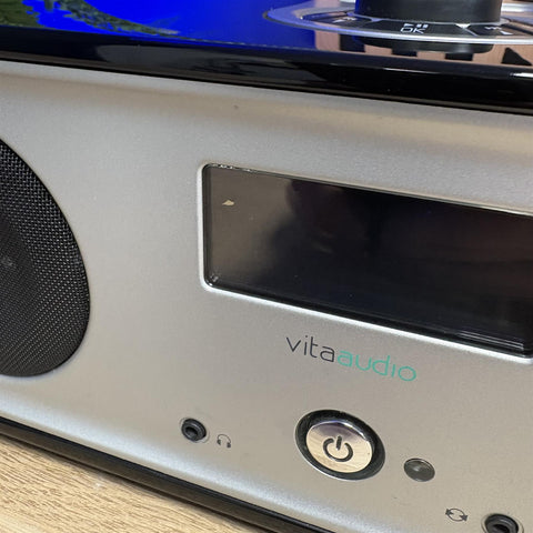 Vita Audio R2 With 30pin iPod Dock
