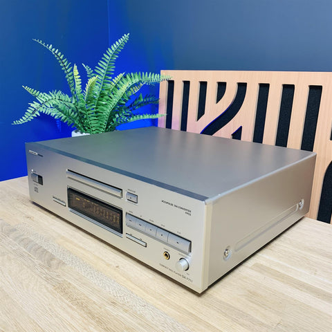 Onkyo Integra DX-7711 CD Player