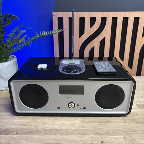 Vita Audio R2 With 30pin iPod Dock